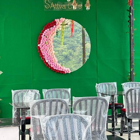 Sattva Cafe And Motel Risikés Kültér fotó