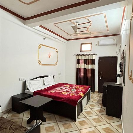 Sattva Cafe And Motel Risikés Kültér fotó