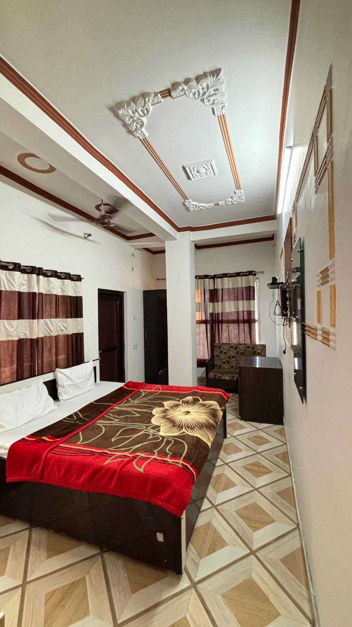 Sattva Cafe And Motel Risikés Kültér fotó